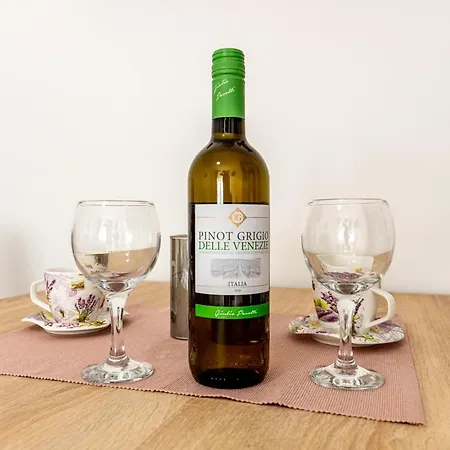 Ana מלון דירות 3*