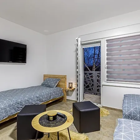 Ana מלון דירות באצ'קי פטרובץ