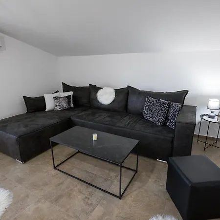 Aparthotel Ana