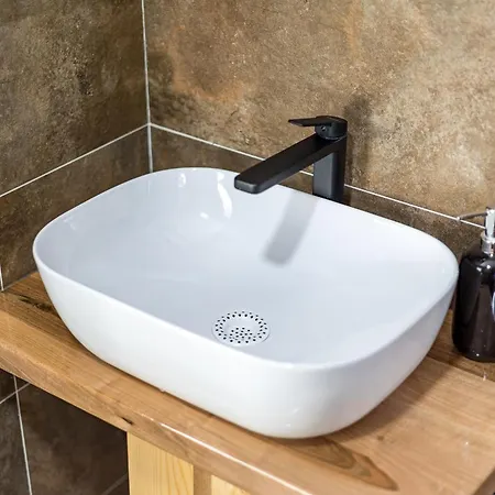 Ana באצ'קי פטרובץ